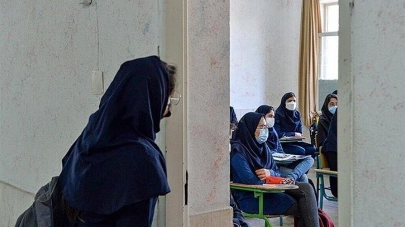 ثبت‌نام نکردن از دانش‌آموزان به دلیل نمره پایین قانونی نیست