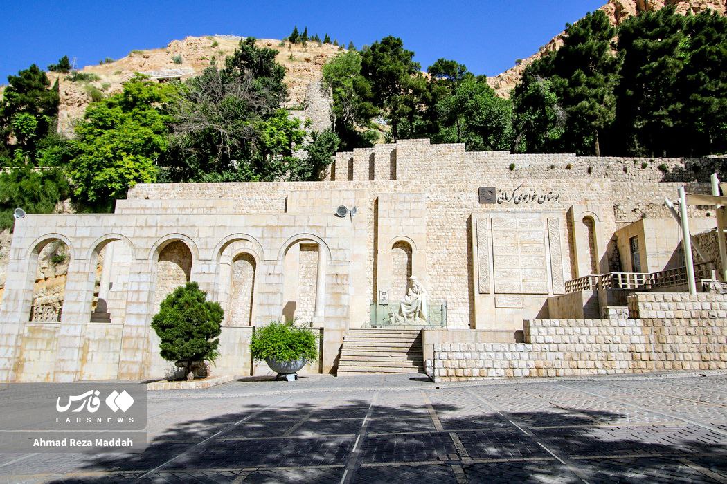 آرامگاه خواجوی کرمانی