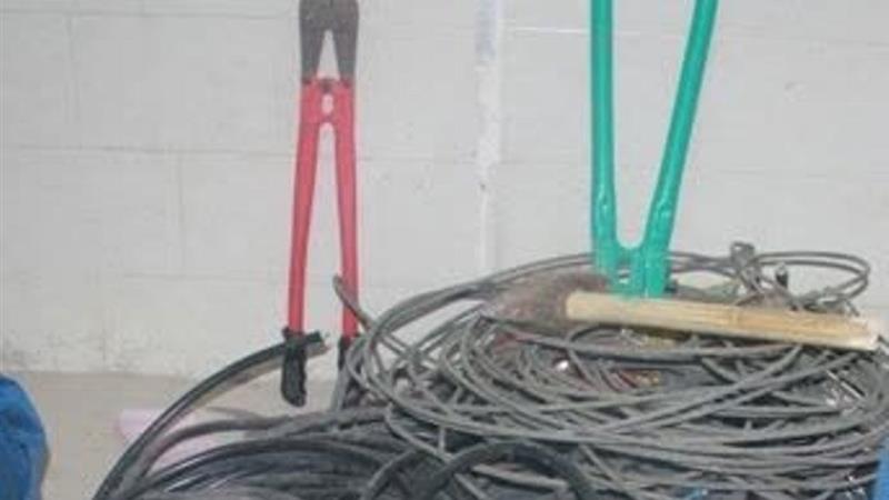 سارق سیم برق و کابل مخابرات در تنگستان دستگیر شد