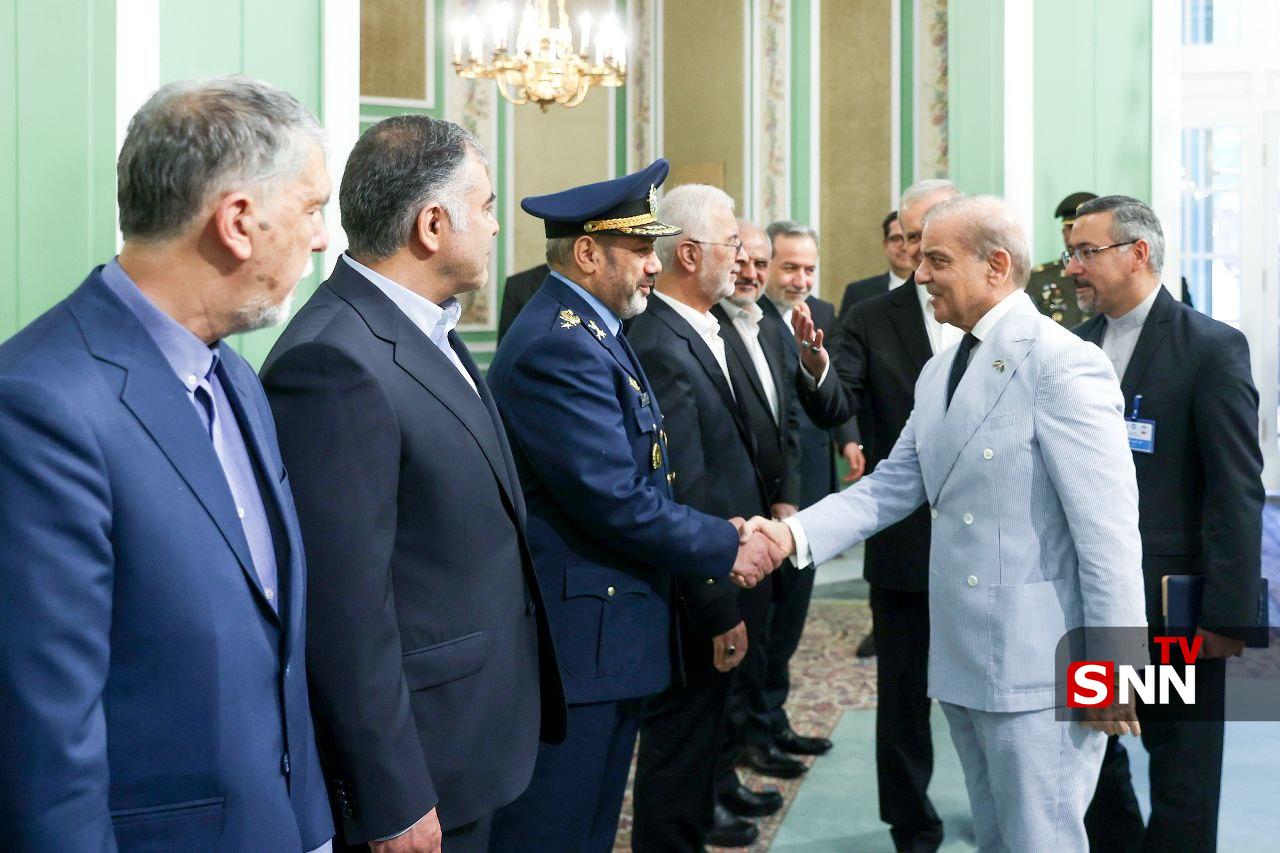 عکس/ تصاویری از استقبال رسمی پزشکیان از نخست وزیر پاکستان