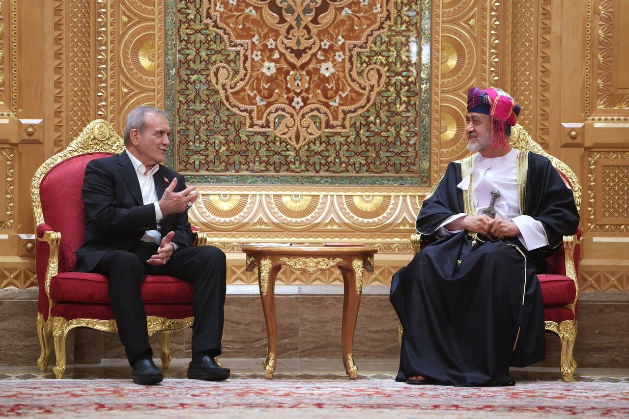 عکس/ دیدار پزشکیان با سلطان عمان 