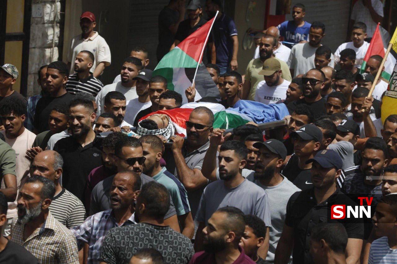 عکس/ مراسم تشییع پیکر شهید بیست ساله فلسطینی