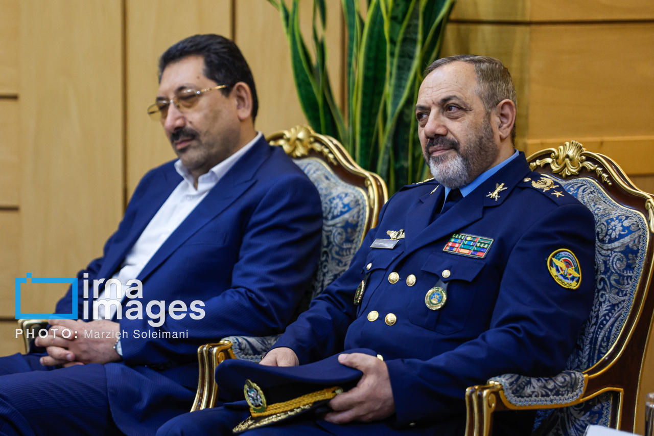 عکس/ بدرقه رئیس‌جمهور به عمان