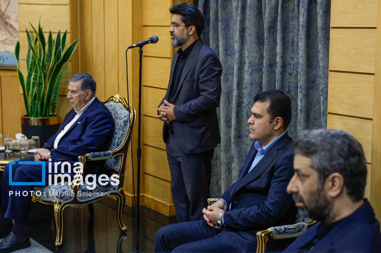 عکس/ بدرقه رئیس‌جمهور به عمان