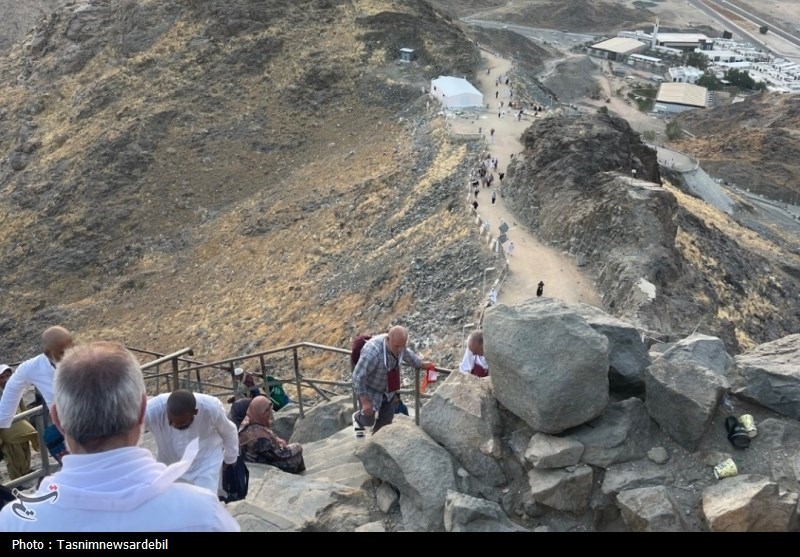 صعود حجاج اردبیلی به قله جبل النور