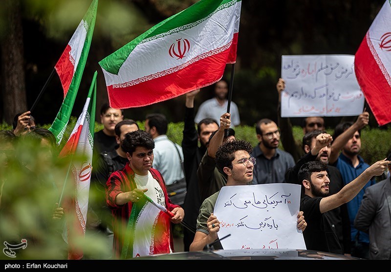 عکس/ اجتماع دانشجویی در حمایت از حق غنی‌سازی اورانیوم