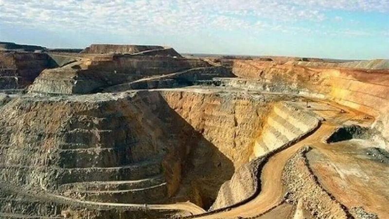 ذخیره ۳۸۰ میلیون تن سنگ‌های تزئینی در معادن خراسان جنوبی
