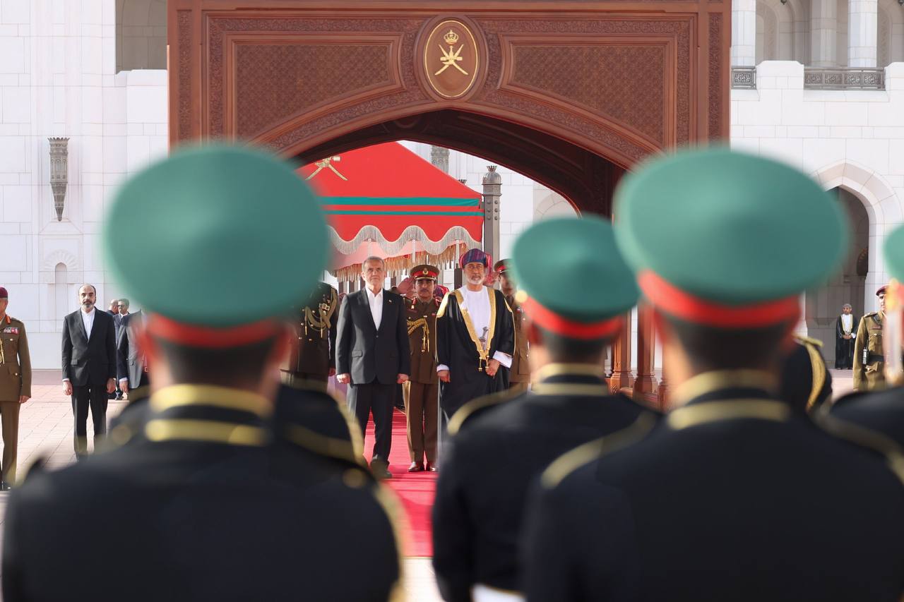 عکس/ دیدار پزشکیان با سلطان عمان 