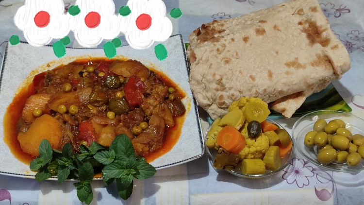 از شما/تایم ناهار،یتیمچه همراه نان تازه پخت خانگی وترشی خونگی 😋