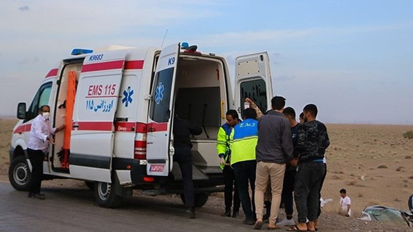 واژگونی خودرو در اتوبان قم - گرمسار سبب مرگ مادر و کودک شد