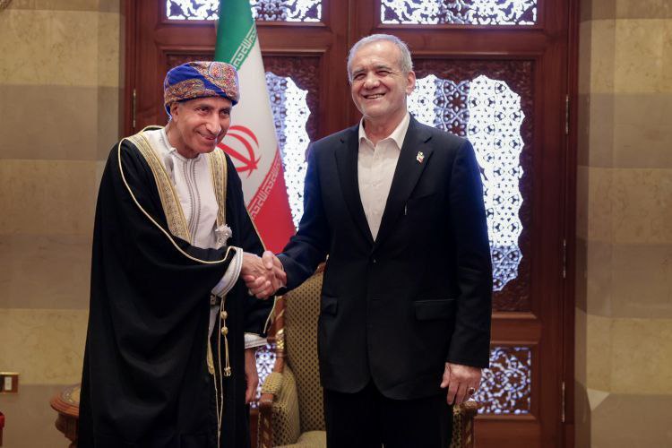 عکس/ دیدار معاون نخست‌وزیر عمان با پزشکیان 