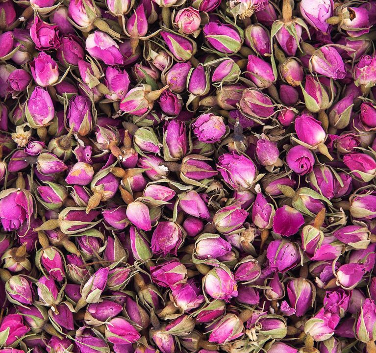 عوارض گل سرخ چیست؟