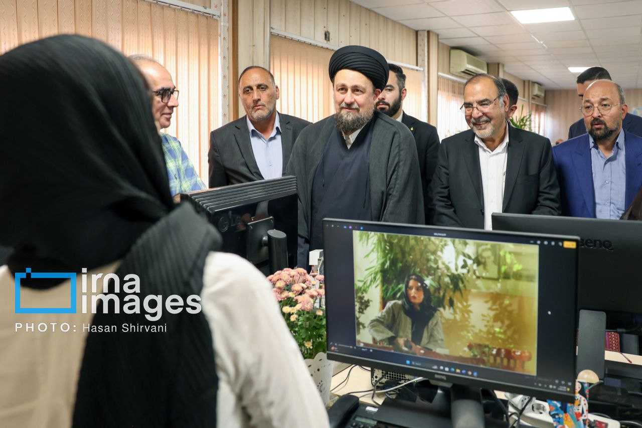  ​​​​​​​بازدید «سید حسن خمینی» از موسسه مطبوعاتی ایران