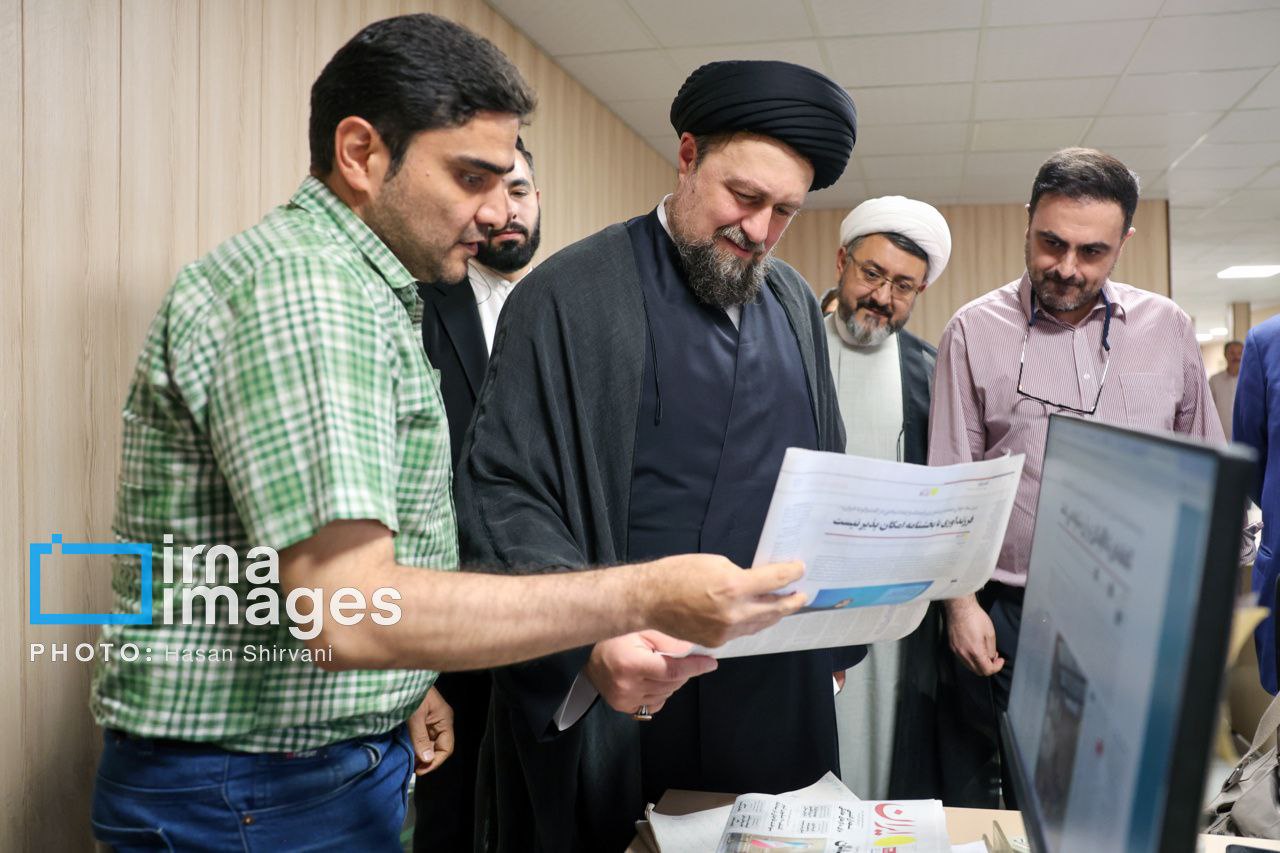  ​​​​​​​بازدید «سید حسن خمینی» از موسسه مطبوعاتی ایران