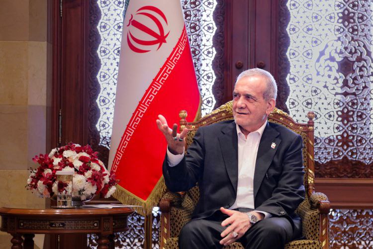 عکس/ دیدار معاون نخست‌وزیر عمان با پزشکیان 
