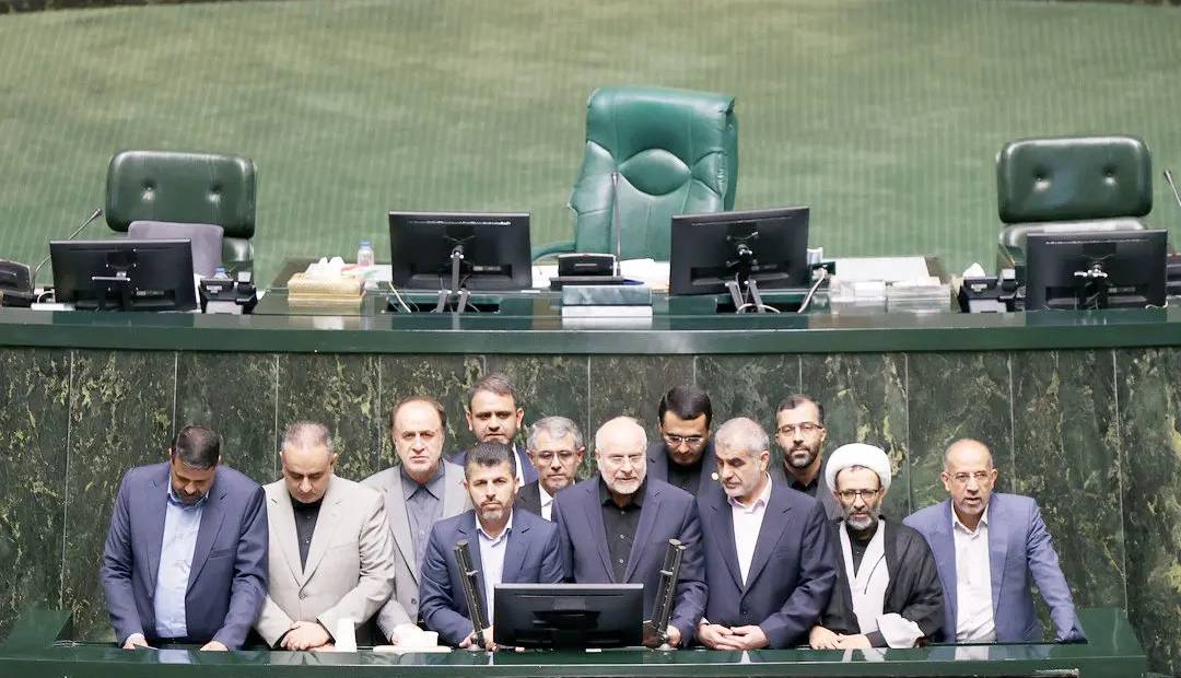 بی‌رمق، بی‌رقیب؛ نگاهی به انتخابات رئیس و هیئت‌رئیسه مجلس