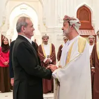 عکس/ بدرقه رئیس جمهور پزشکیان توسط پادشاه عمان