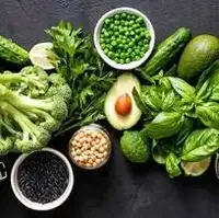 ۵ سبزی پرخاصیت برای کاهش کلسترول بعد از ۵۰ سالگی