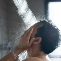 پاسخ علمی به پرسشی دیرینه: دوش گرفتن در صبح بهتر است یا شب؟