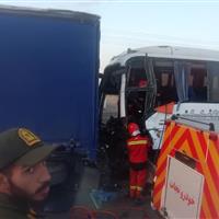 تصادف اتوبوس تهران - شاهرود یک کشته و ۲۶ حادثه‌دیده داشت/ واژگونی سواری با ۲کشته در گرمسار