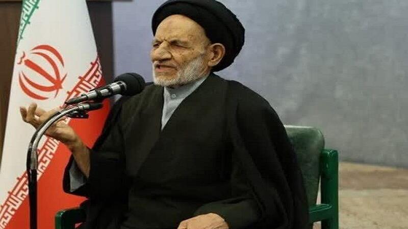 امام جمعه بیرجند: تقویت جبهه فرهنگی برای مقابله با دشمن ضروری است