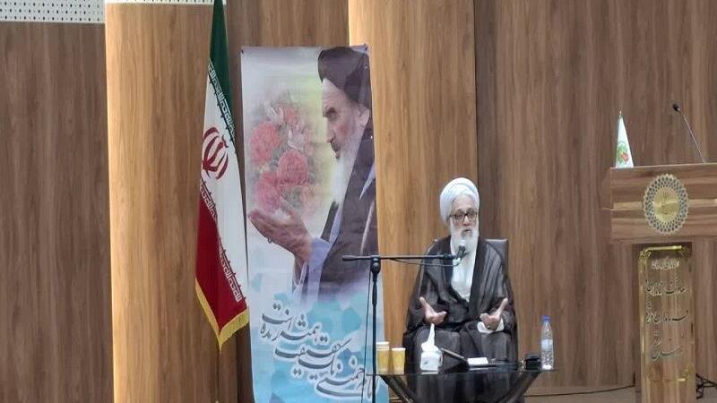 استاد حوزه و دانشگاه: مسئولان برای توسعه پایدار تلاش کنند