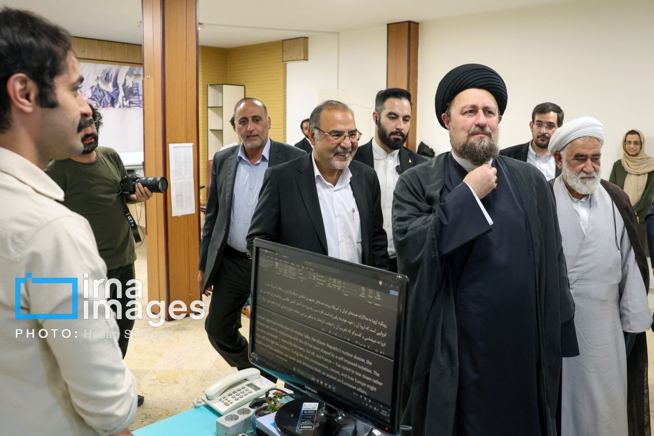  ​​​​​​​بازدید «سید حسن خمینی» از موسسه مطبوعاتی ایران