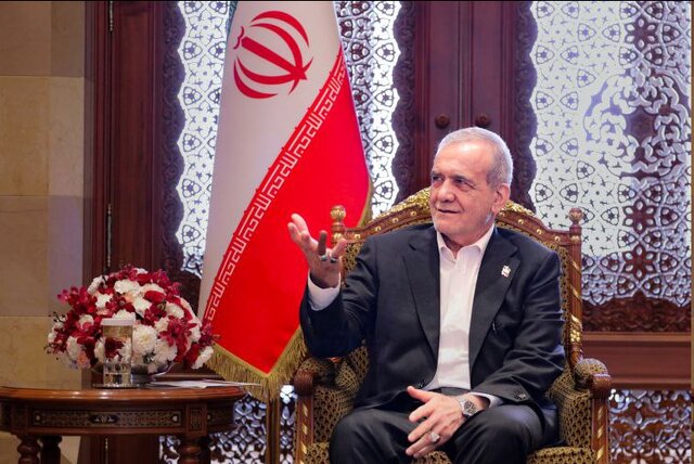پزشکیان در نشست با ایرانیان مقیم عمان: با تحریم و بیتحریم تغییر ایجاد خواهیم کرد