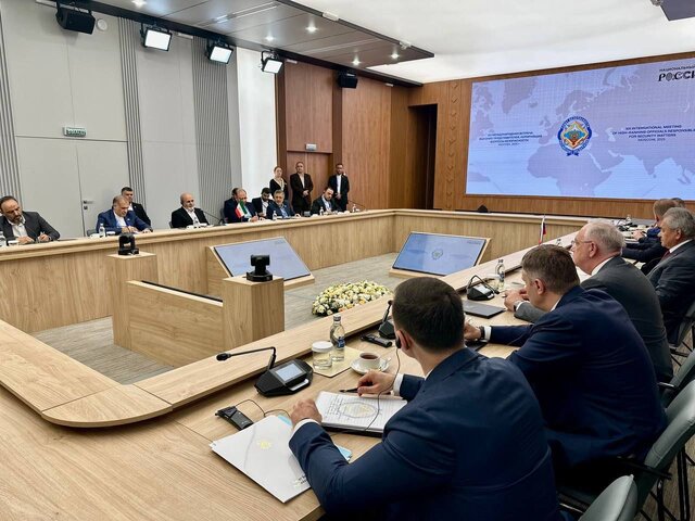 احمدیان: ایران از اصول خود در حفظ چرخه غنی‌سازی کوتاه نمی‌آید
