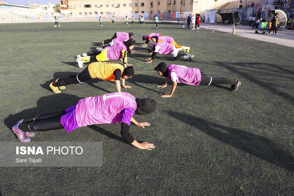 استعدادیابی فوتبال بانوان در کرمان