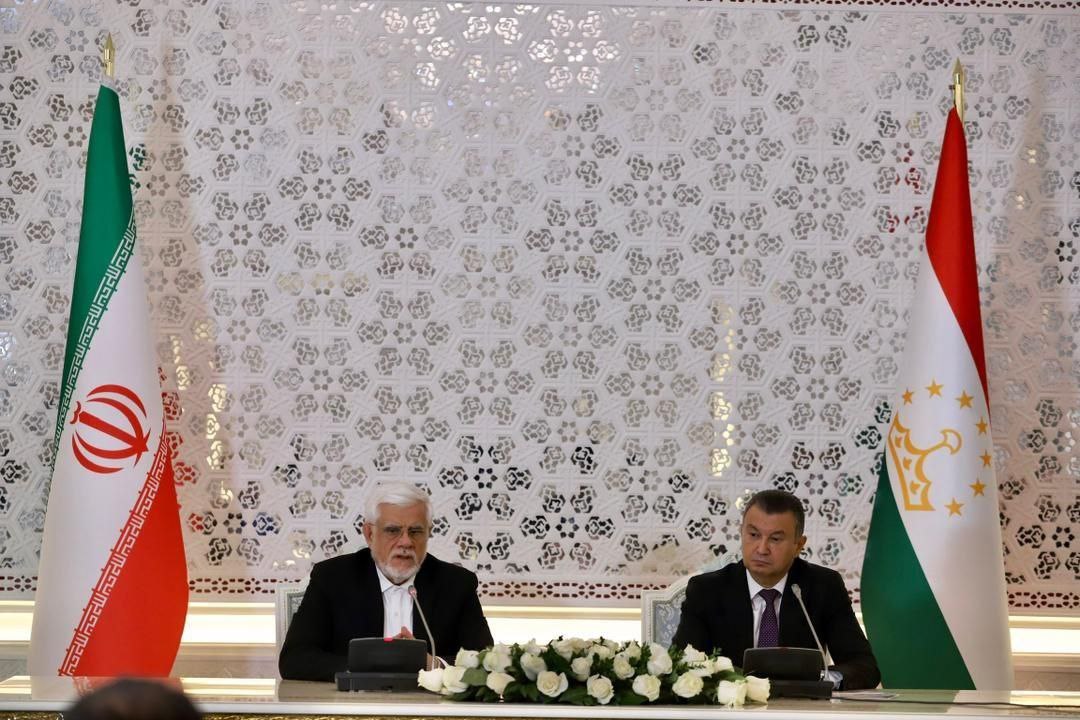 عکس/ امضای ۴ یادداشت تفاهم در سفر عارف به تاجیکستان 