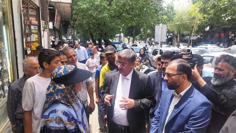 دیدار استاندار لرستان با مردم بروجرد؛ فرصتی  برای شنیدن مشکلات و مطالبات شهروندان
