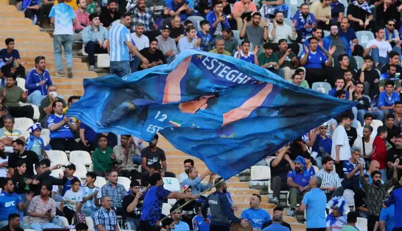 پُر شدن ورزشگاه اراک دو ساعت قبل از فینال