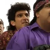دعوا سر نگاه کردن!