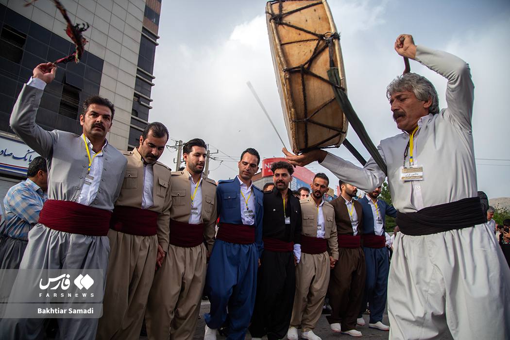 کارناوال خیابانی جشنواره هه‌لپه‌رکی بانه