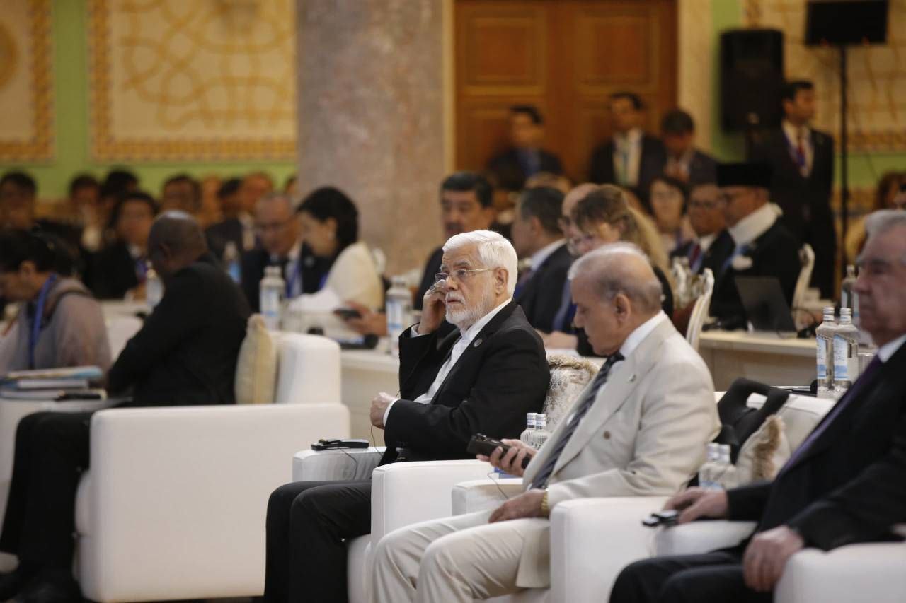 گفتگوی عارف و نواز شریف در تاجیکستان