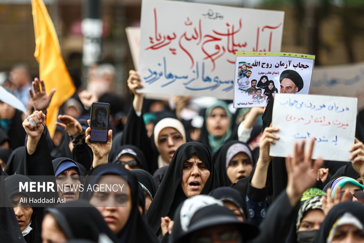 راهپیمایی دختران انقلاب