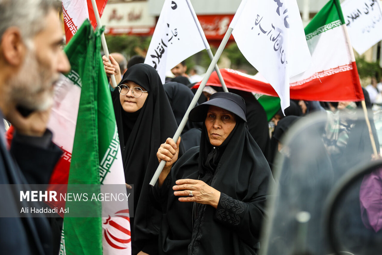 راهپیمایی دختران انقلاب