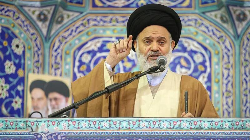 امام جمعه قم: پایبندی به مکتب امام راحل وظیفه همه اقشار جامعه است