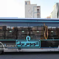 کشتی حامل ۵۰ اتوبوس برقی به بندرعباس رسید