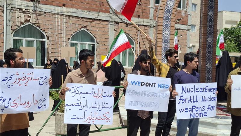 حرکت خودجوش دانشجویان بجنوردی در حمایت از حق غنی‌سازی هسته‌ای