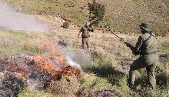 مهار پنجمین آتشسوزی در مراتع قوچان