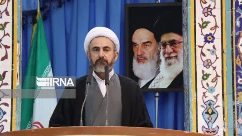 امام جمعه ایلام: حل مشکلات استانها با تفویض اختیار به استانداران ممکن است