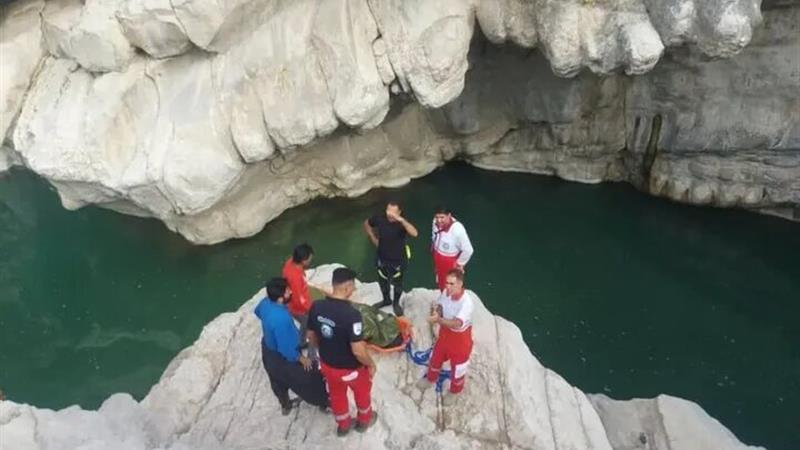 نجات ۳ گرفتار در رودخانه کرج