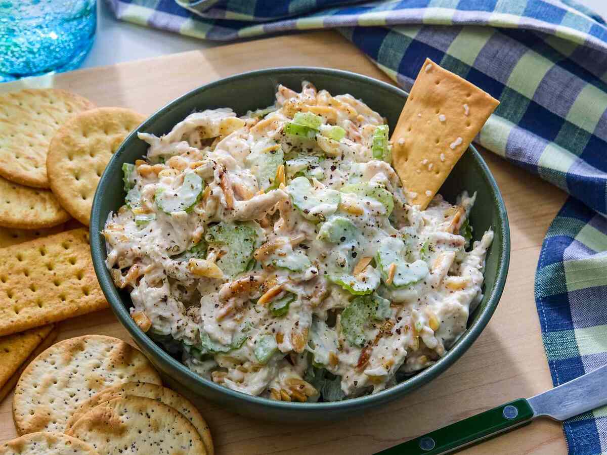 طرز تهیه سالاد مرغ کلاسیک خوشمزه و سریع