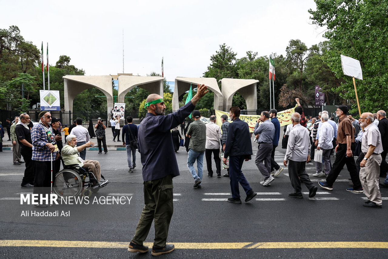 راهپیمایی دختران انقلاب