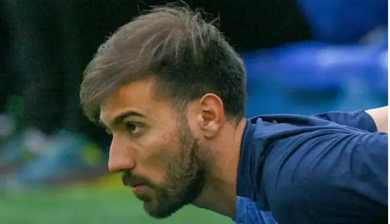 نمایش جام یک استقلالی مقابل حریف خاص