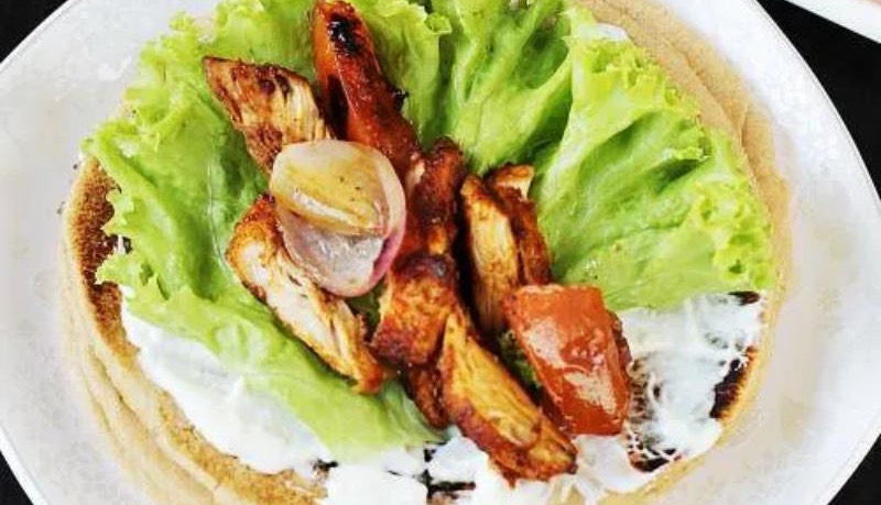 طرز تهیه ساندویچ لذیذ شاورما مرغ به سبک رستوران