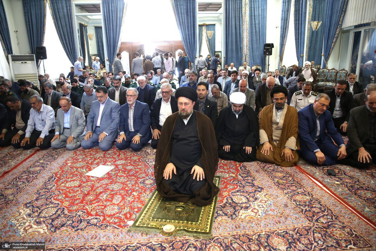  دیدار اعضا و دست اندرکاران ستاد مرکزی بزرگداشت امام خمینی با سید حسن خمینی