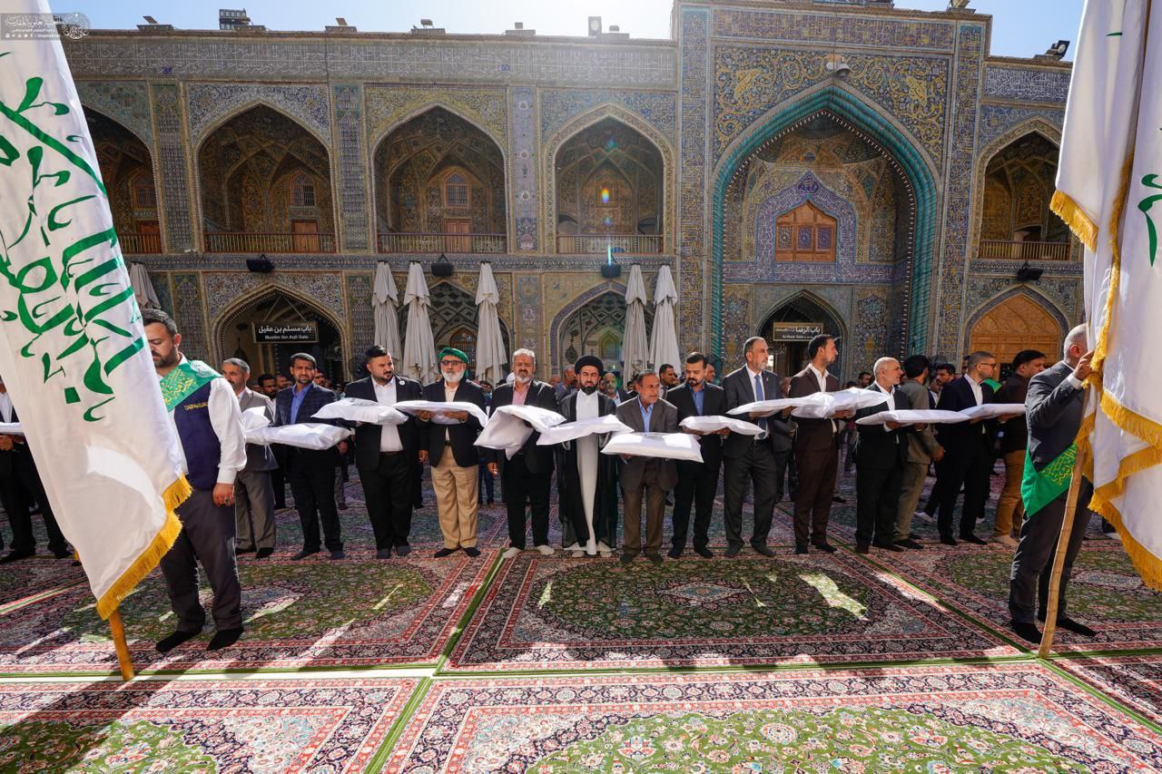 برپایی مراسم اهدای پرچم‌های غدیر توسط تولیت آستان مقدس علوی